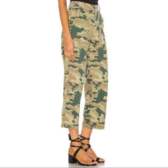 NWT FREE PEOPLE Cargo Cropped Green Camo Pants - Picture 11 of 13